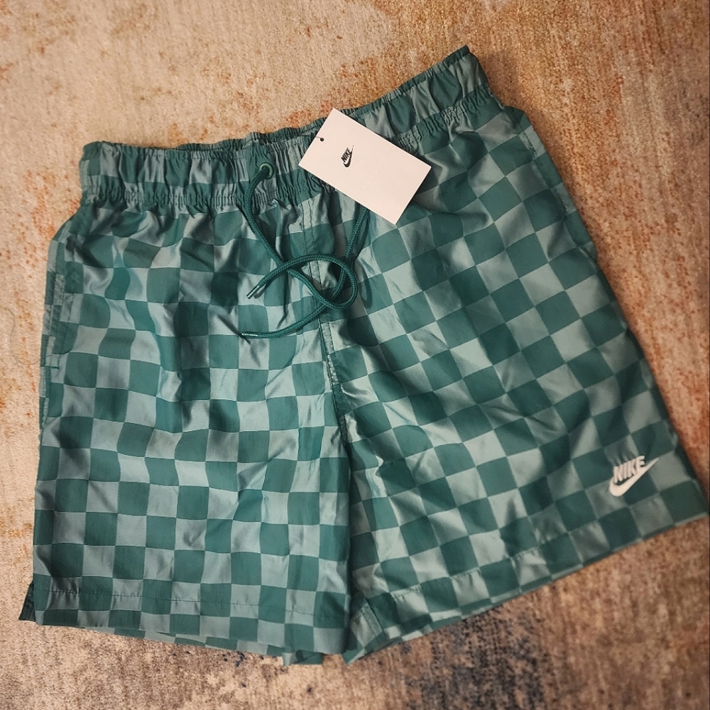 Nike Club Flow Shorts - NWT